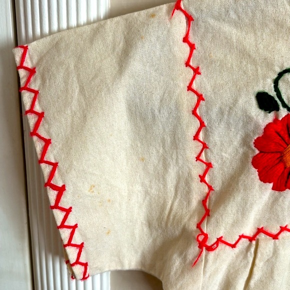 Embroidered Floral Top. Sz XS - Picture 3 of 3